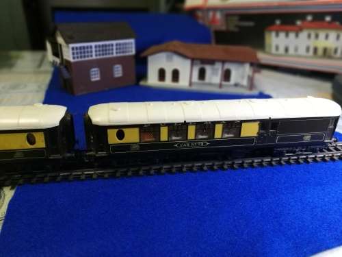 Tri-Ang train carriages