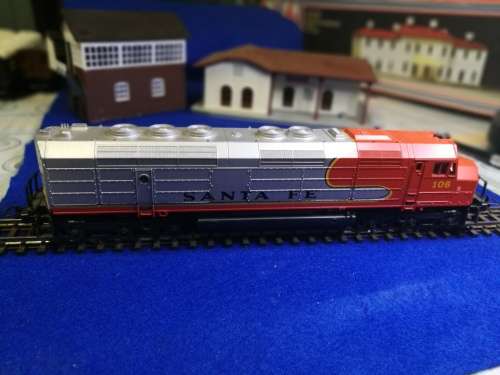 LIMA " Santa Fe " locomotive