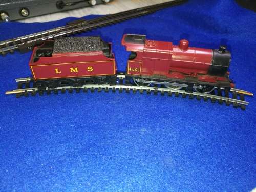 LIMA locomotive and Coal Carriage