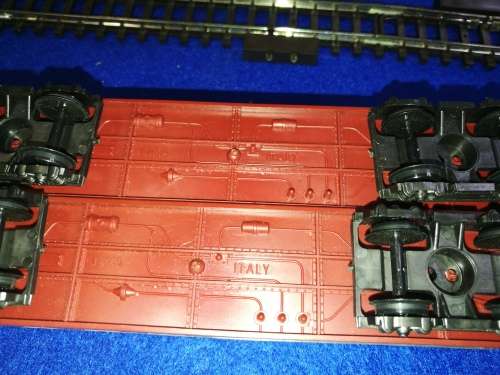 LIMA SAR-SAS train carriages, one bid takes both
