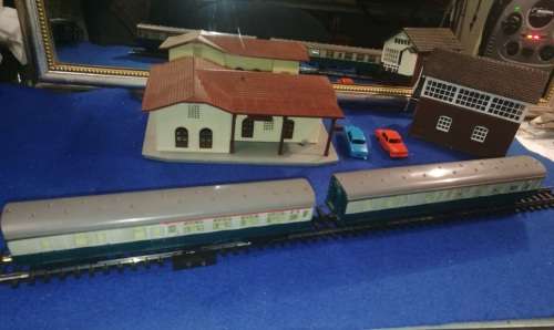 Jouef train carriage one bid takes both