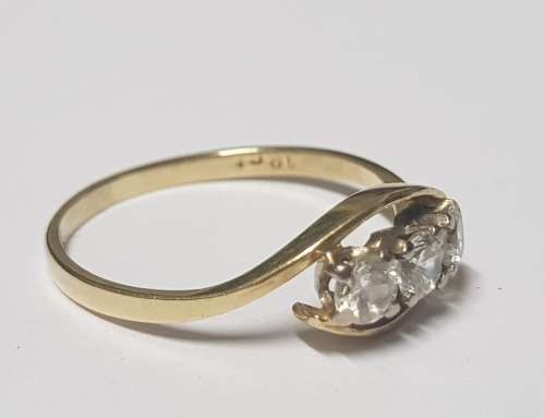 BEAUTIFUL 18CT  GOLD LADIES RING