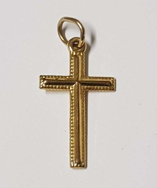 BEAUTIFUL 9CT CROSS PENDANT