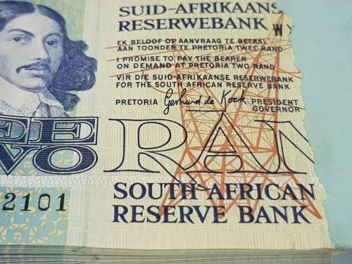 100 SOUTH AFRICAN TWO RAND BANKNOTES