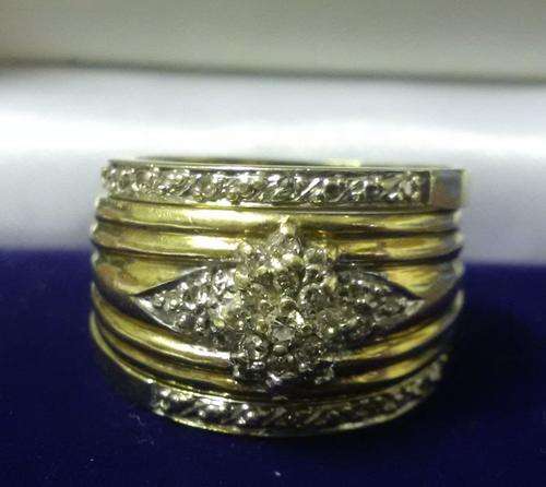 STUNNING 9CT GOLD  LADIES DIAMOND RING 3 PIECE