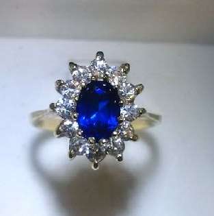 WOW!!! STUNNING 9CT GOLD LADIES RING