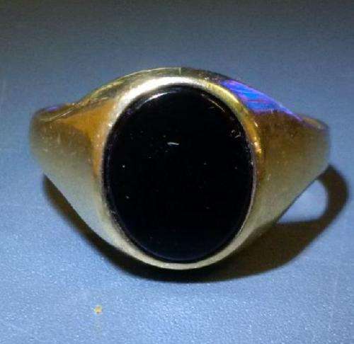 9TC GOLD MENS RING WITH BLACK STONE