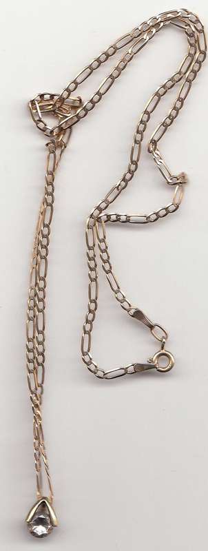 9CT GOLD LADIES CHAIN WITH ZIRCONIA PENDANT