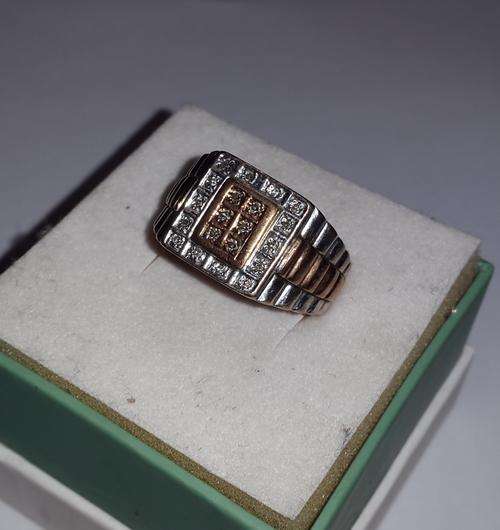 9CT WHITE AND YELLOW GOLD MENS RING WITH DIAMONDS