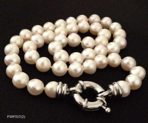 Classic Freshwater Pearl Necklace. Ivory Pearl Necklace