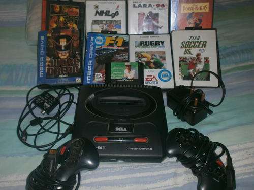 Sega Mega Drive 2; 2 controllers and games