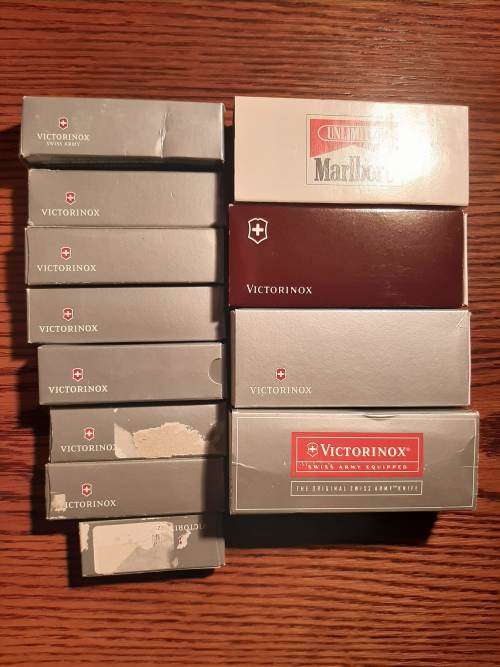 Swiss Army Knife Victorinox Collection 33 knives