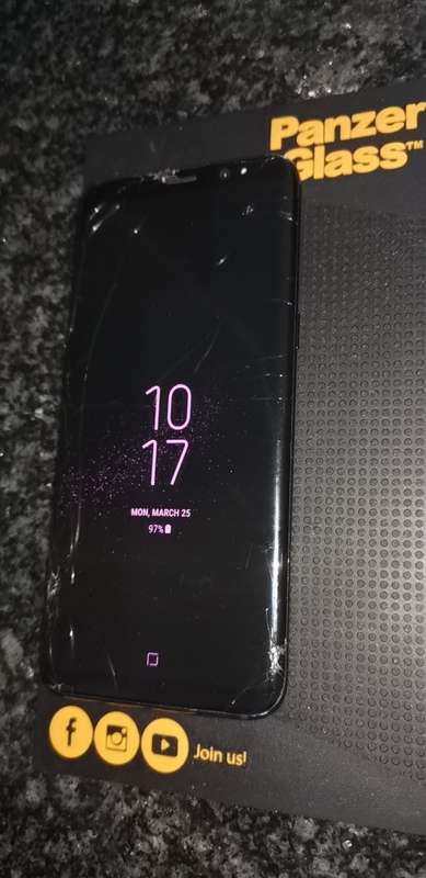 Samsung Galaxy S8 64GB Black - Cracked Screen