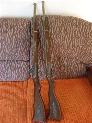 FOR DISPLAY PURPOSES ONLY !!! FOR THE COLLECTOR !!! 2 X  REPLICA METAL/WOOD MUSKETTS