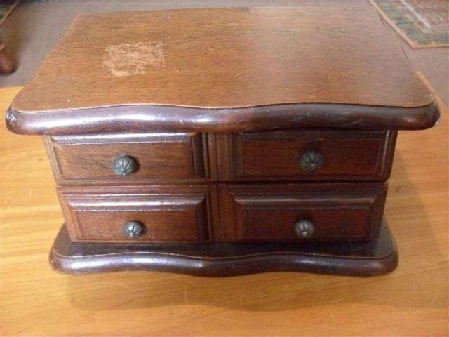 NICE CARVED WOODEN JEWELLERY BOX !!!!!!