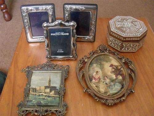 2 X BRASS FRAMES AND 3 X SP PICTURE FRAMES AND A TRINKET BOX !!!!