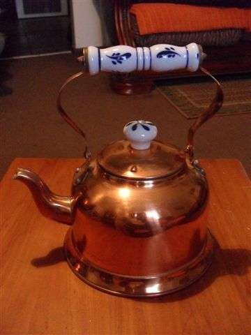 ***** NICE COPPER KETTLE WITH CERAMIC HANDLE AND KNOB ON LID *****