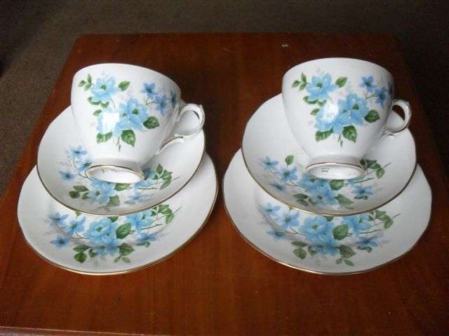2 X QUEEN ANNE TRIOS (BLUE FLOWERS )