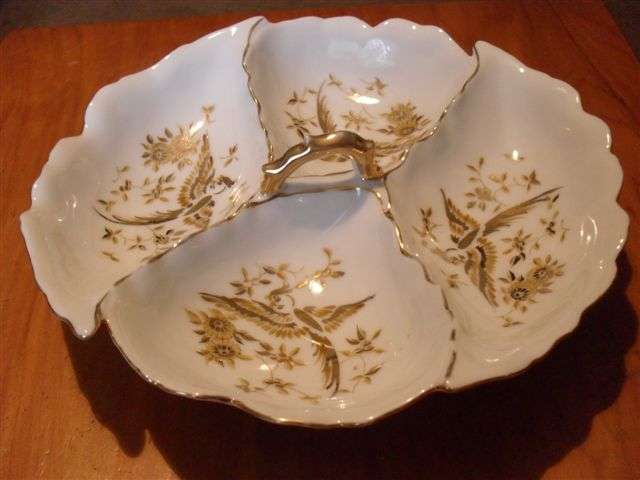 COLLECTABLE !!!!! BEAUTIFUL HAND PAINTED 4 DIVISION SNACK BOWL