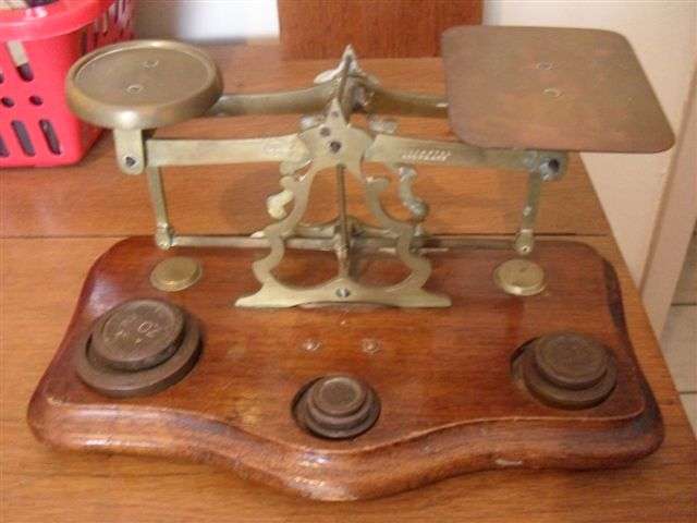 LOVELY BRASS POSTAL SCALE WITH WEIGHTS