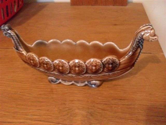 RARE  !!!!! WADE VIKING SHIP ORNAMENT....