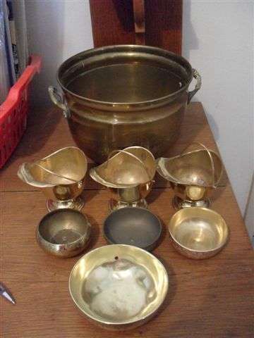 SOME BRASS ITEMS FOR 1 BID....