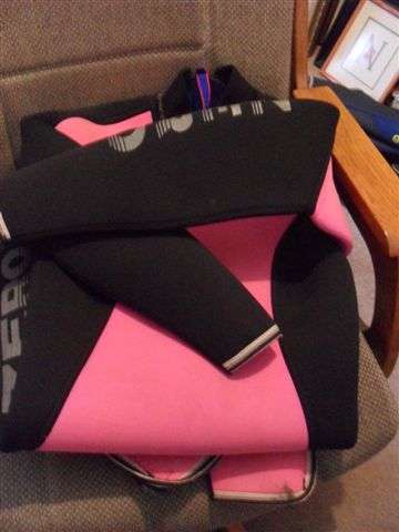 LADIES PINK/BLACK ONE PIECE WET SUIT (NO HOOD)