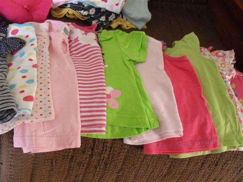 WOW.....JOBLOT OF + - 100  BEAUTIFUL BABY GIRL CLOTHES.....
