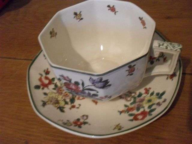 VINTAGE (1912 )ROYAL DOULTON DUO.....OLD LEEDS SPRAYS PATTERN