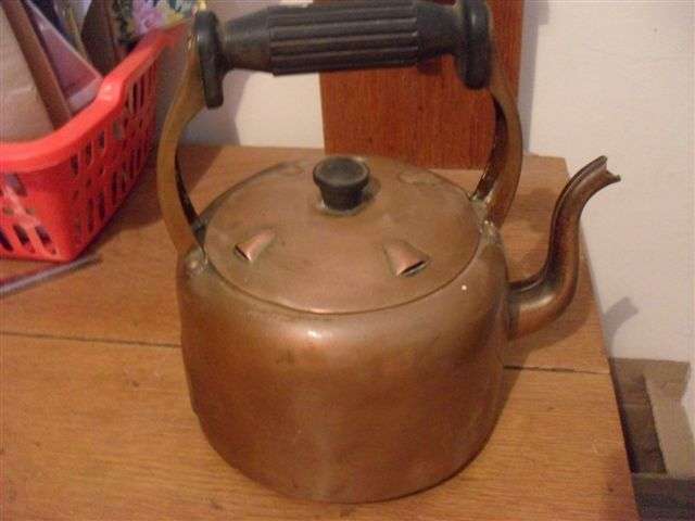 VINTAGE  COPPER KETTLE (FOR DISPLAY ONLY)