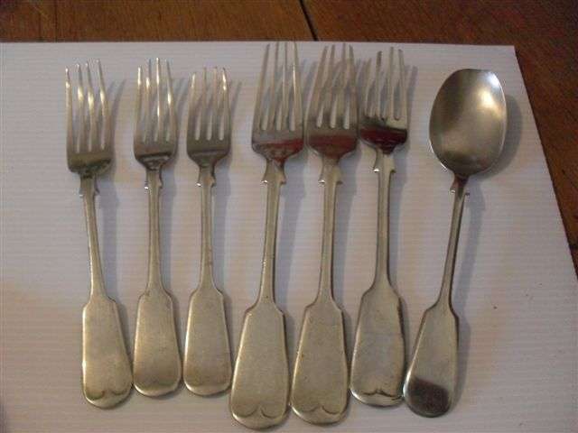 SOME VINTAGE FIDDLE PATTERN FORKS/SPOON (ALL ASHBERRY )