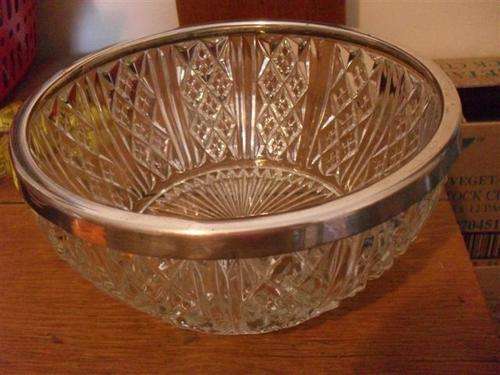 PRETTY CRYSTAL BOWL WITH SP RIM.....