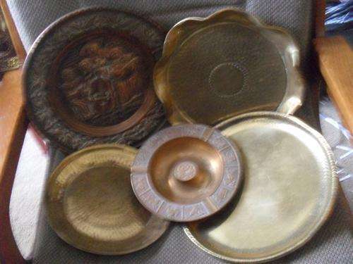 5 VARIOUS BRASS/COPPER TRAYS ETC ETC
