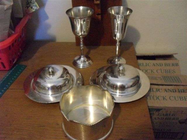 2 X EPNS GOBLETS AND 2 BUTTER HOLDERS WITH LIDS.....