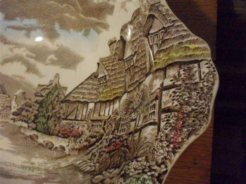 VINTAGE DISH WITH LID...OLD ENGLISH COUNTRYSIDE PATTERN...JOHNSON BROS