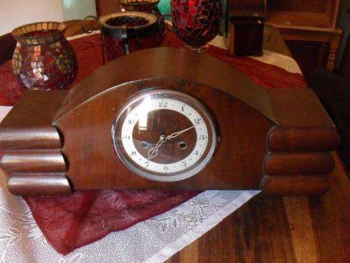 LARGE VINTAGE ENFIELD  MANTLE CLOCK MADE IN ENGLAND...ART DECO STYLE....