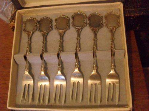 LOVELY BOXED SET OF 6 NICKEL SILVER CAKE FORKS MADE IN HOLLAND