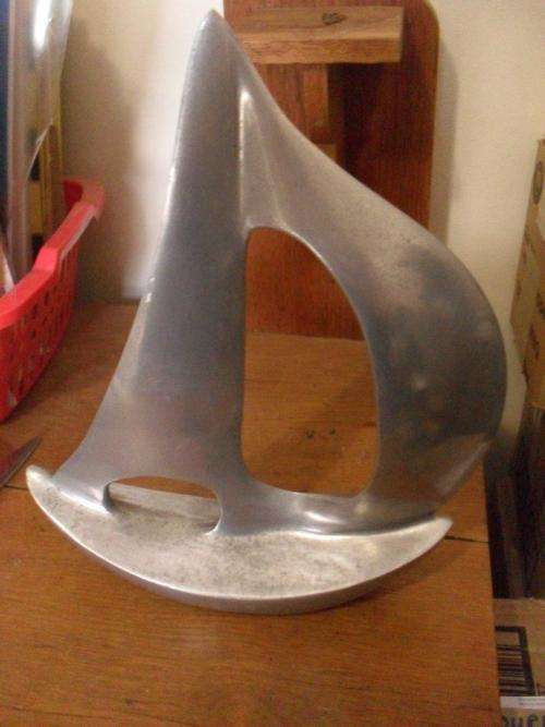 LOVELY ALUMINIUM SAILBOAT ORNAMENT