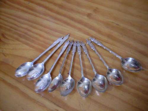 9 X VINTAGE EPNS APOSTLE TEASPOONS