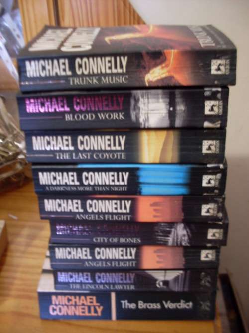 9 BOOKS WRITTEN BY MICHAEL CONNELLY