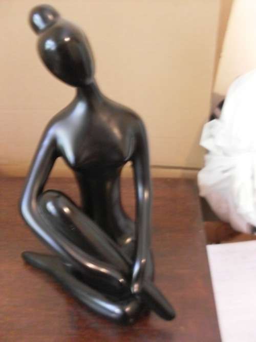 ABSOLUTELY STUNNING NUDE FIGURINE (SHINY BLACK )