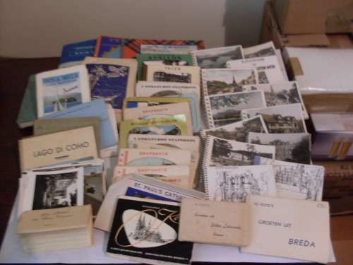 A LARGE COLLECTION OF SEPIA....BLACK & WHITE POSTCARDS/REAL PHOTO SOUVIRNIRS (SOME STILL IN BOOKLETS