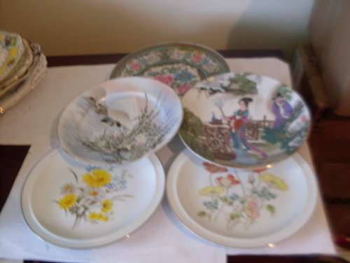 STUNNING IMARI AND OTHER ORIENTAL DISPLAY PLATES HERE