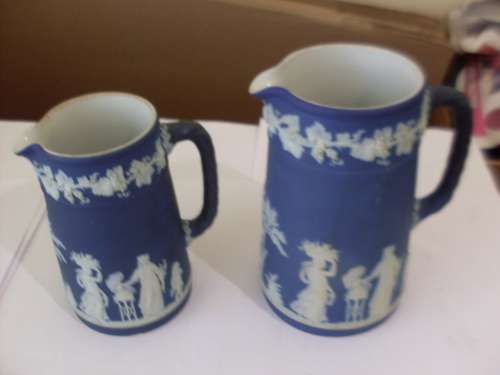 2 SIZES DARK BLUE/WHITE  WEDGWOOD JUGS ...13 CM AND 15 CM TALL