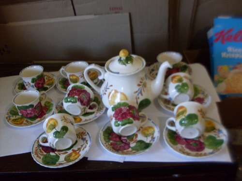 BEAUTIFUL BELLE FIORE SET OF  10 CUPS and SAUCERS (SMALL CUPS ) AND TEAPOT
