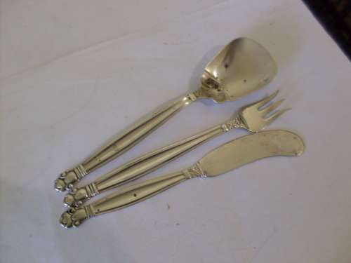 3 PIECES OF CUTLERY MARKED STERLING