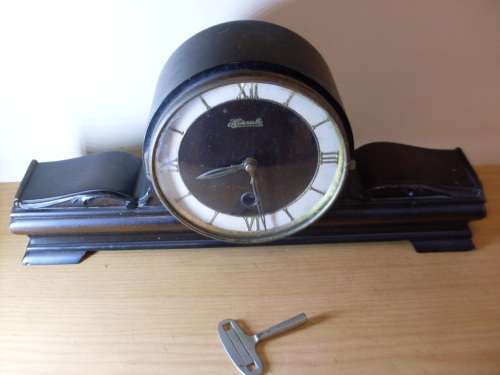 SWEETEST EVER VINTAGE LITTLE HERMLE (GERMANY )MANTLE CLOCK....WORKING