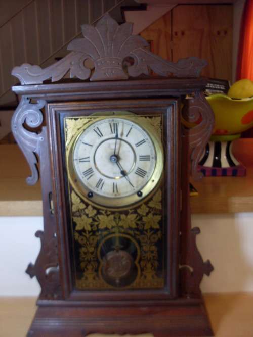 BEAUTIFUL VINTAGE SETH THOMAS MANTLE CLOCK...WORKING.....