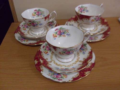 LOVELY VINTAGE ROYAL ALBERT 3 X TRIOS...CANTERBURY PATTERN