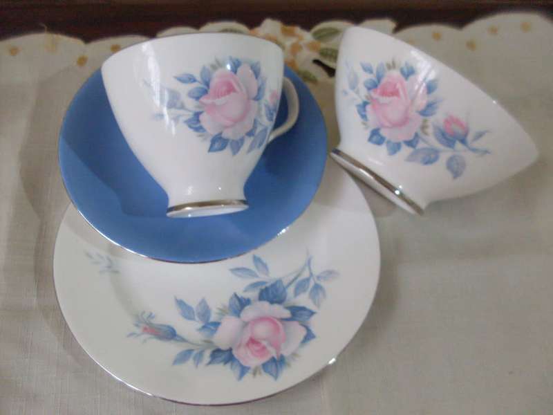 PRETTY ROYAL ALBERT TRIO AND SUGAR BOWL...SORRENTO PATTERN